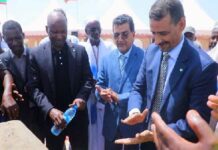 Pose de la première pierre de Galle Pulaar siège de l’Association pour la Renaissance du Pulaar en Mauritanie